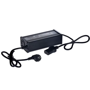 Зарядное устройство Rutrike Gelbert для свинцовых аккумуляторов 60V80A/Н (12A)